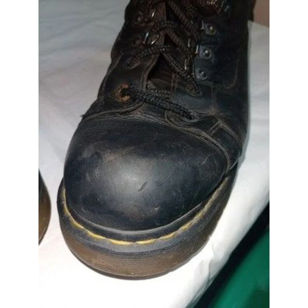 Dr Martens Mens Size 11 Boots Black Leather 8699 Lace Up Doc Martens Scuffed